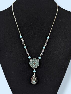 Avon Dainty Blue & Black Necklace